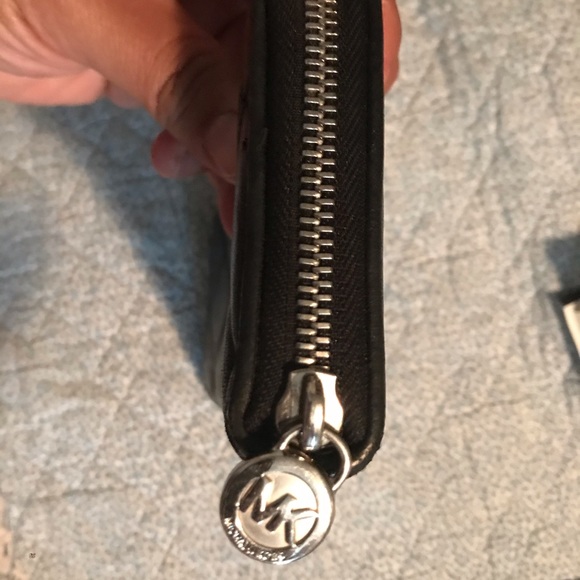 Michael Kors black leather wallet - Picture 2 of 9